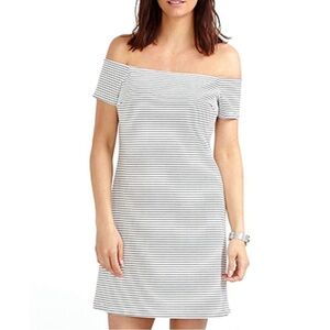 Reitmans off the shoulder dress size L worn couple times